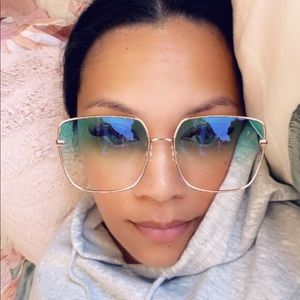 Meet your Posher, Edwina